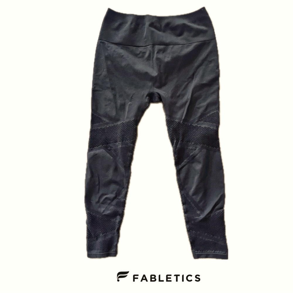 FABLETICS Black Leggings Capri Sz M Seamless High Waisted Mesh Fishnet Detail